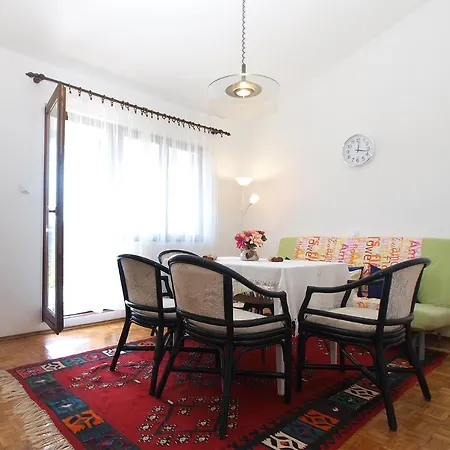 Tomislav 2078 * Peroj