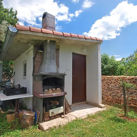 Tomislav 2078 * Peroj