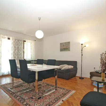 Apartman Tomislav 2078 *