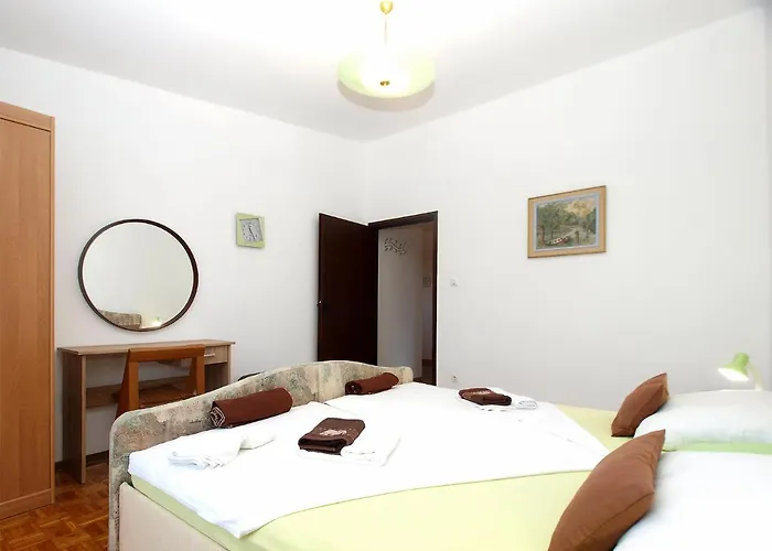 Tomislav 2078 페로이