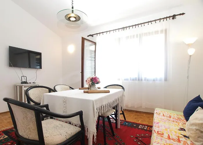 Tomislav 2078 아파트 페로이