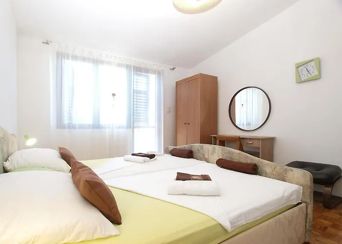 Tomislav 2078 페로이